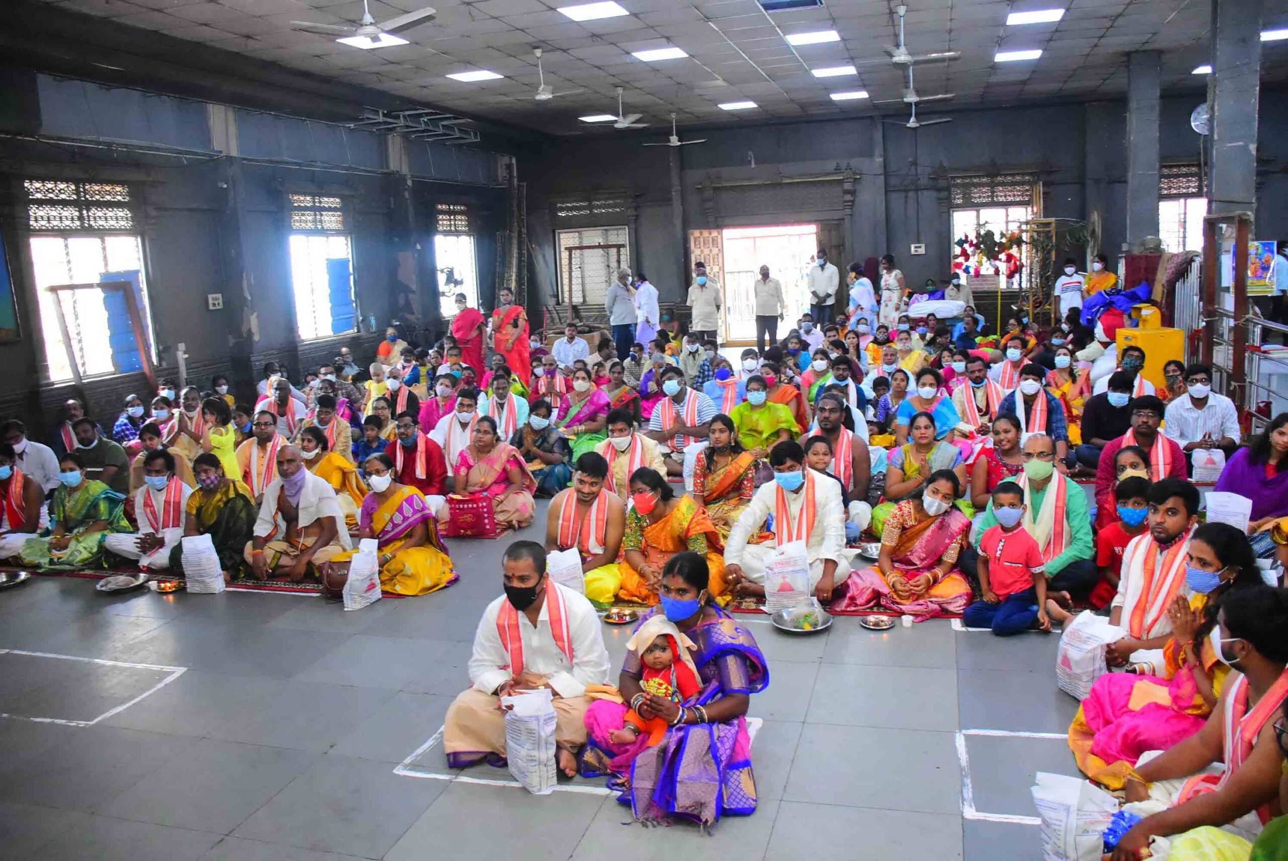 Yadadri: యాదాద్రిలో భక్తుల సందడి