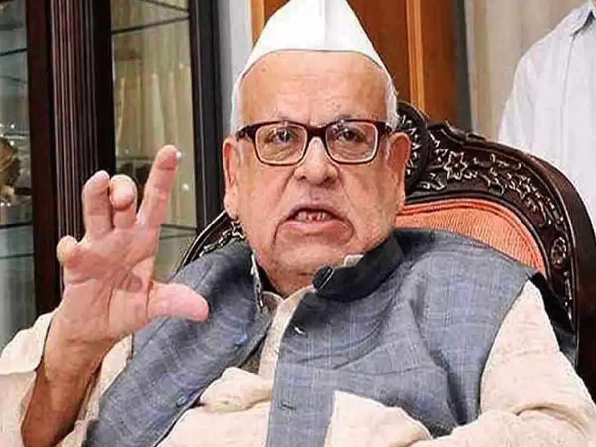 Aziz Qureshi : మాజీ గవర్నర్‌పై రాజద్రోహం కేసు