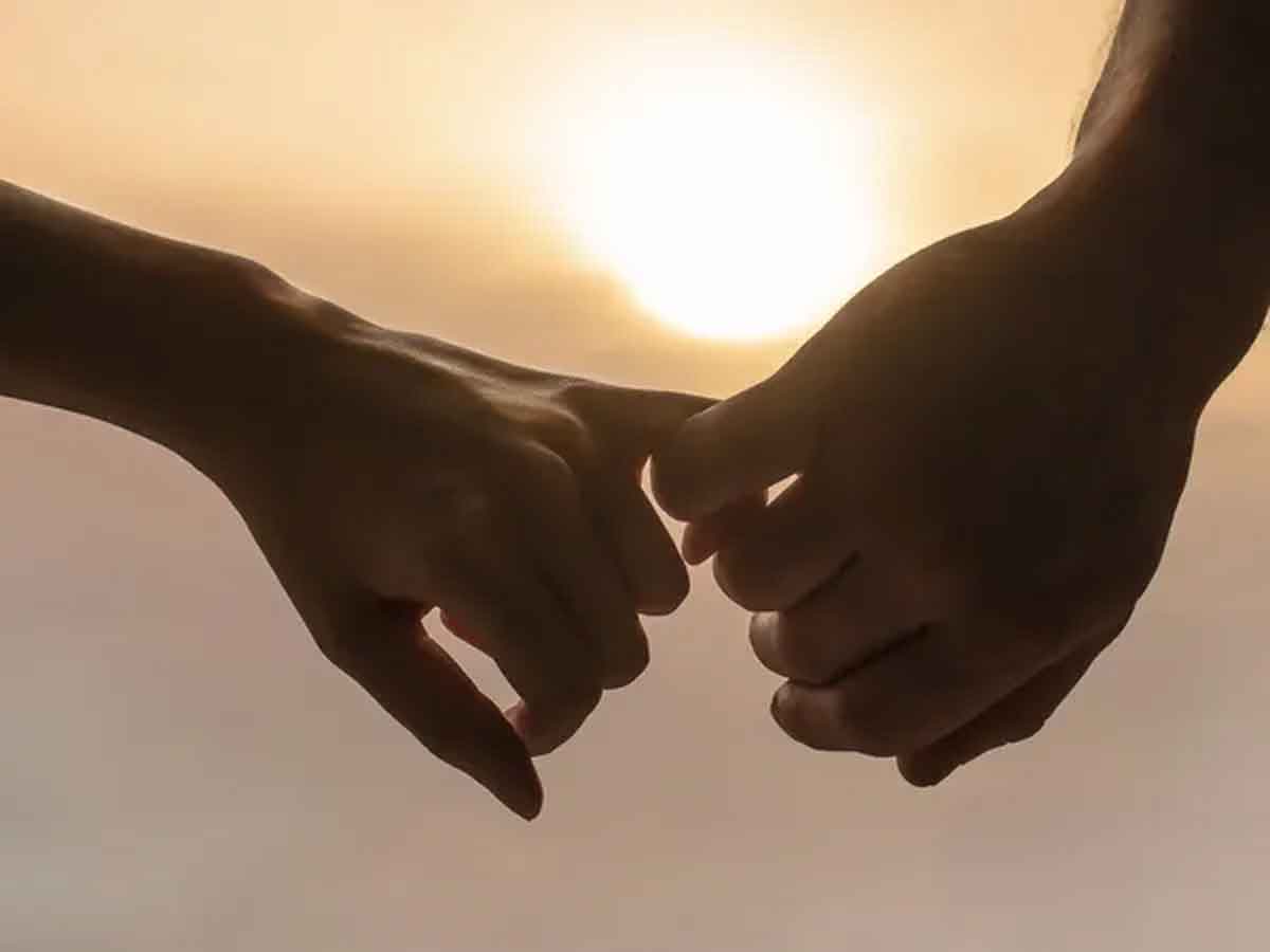 10 ఏండ్లలో 25 మందితో పరారీ.. అయినా కోపం లేదంటున్న భర్త!