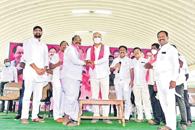 నమ్మకానికా.. అమ్మకానికా.. మీ ఓటు ఎటు?