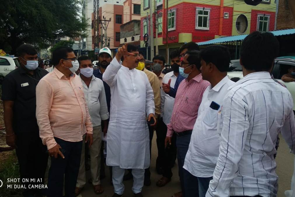 Hyderabad | మూసీ ప‌రివాహ‌క ప్రాంతాల్లో ప‌ర్య‌టించిన ఎమ్మెల్యే, క‌లెక్ట‌ర్‌