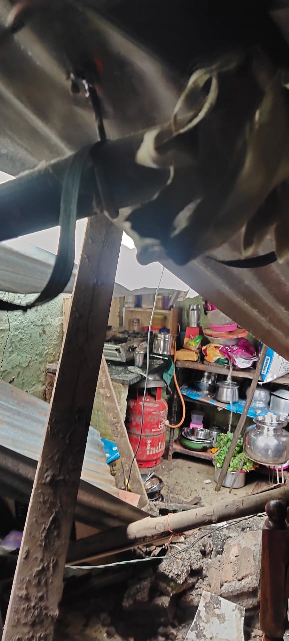 Hyderabad | వానలకు కూలిన ఇంటి గోడ… తప్పిన ప్రమాదం