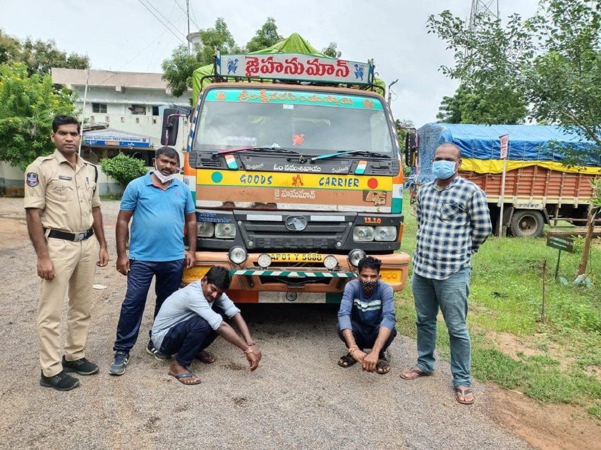 Manthani | పీడీఎస్ బియ్యం పట్టివేత.. వాటి విలువ రూ.7లక్షలపైనే