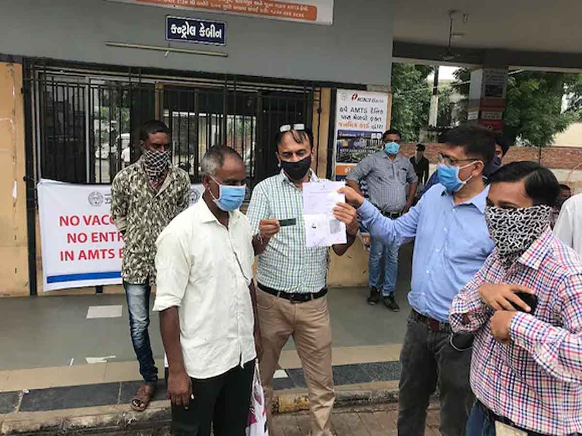 No vaccine, no entry : వ్యాక్సిన్‌ తీసుకోలేదా? అయితే, ప్రభుత్వ సేవలు బంద్‌