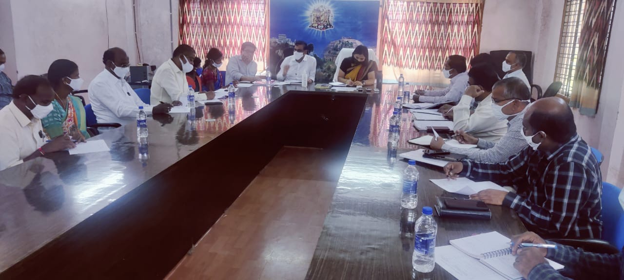 భువనగిరి: భూములు, ఇండ్లు కోల్పోయిన రైతులు అధైర్య పడొద్దు.. కలెక్టర్ పమేలాసత్పతి