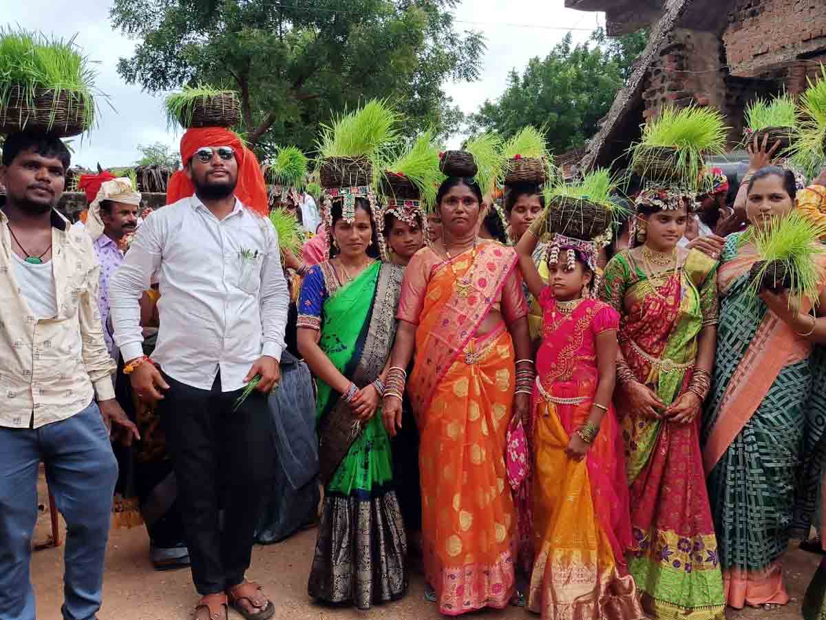 RangaReddy : బోడకొండలో ఘనంగా తీజ్‌ పండుగ