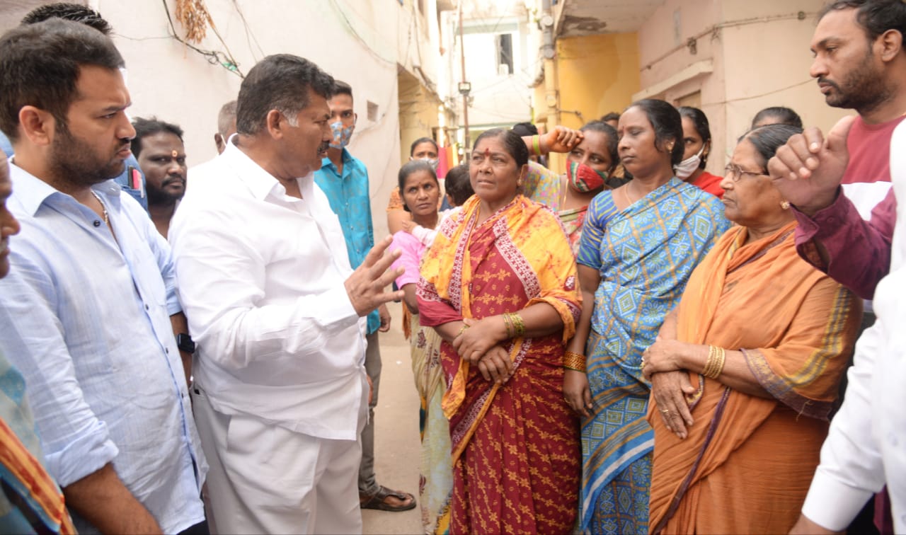 Hyderabad | దీన్‌దయాల్‌నగర్‌లో కనీస సౌకర్యాలు కల్పిస్తాం : ఎమ్మెల్యే