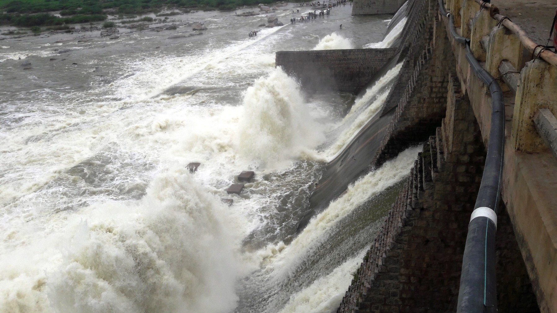 MOOSI : మూసీకి నిలకడగా ఇన్‌ఫ్లో.. మూడు గేట్ల ద్వారా నీటి విడుదల