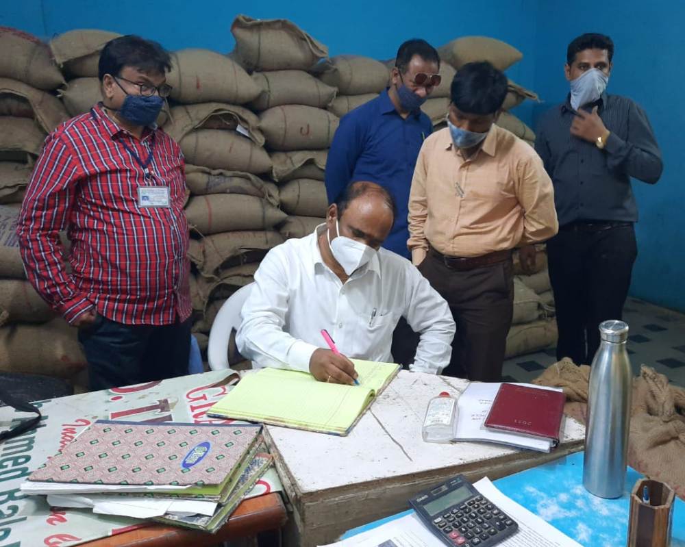 Hyderabad | రేష‌న్ షాపుల‌ను త‌నిఖీ చేసిన రాష్ట్ర ఫుడ్‌ కమిషన్‌ సభ్యులు కొంతం