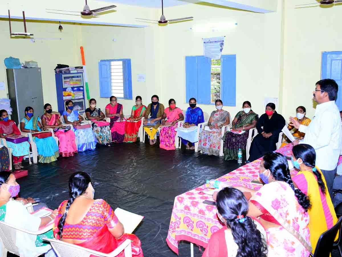 Amangallu : వ్యాపార అవకాశాలను మహిళలు సద్వినియోగం చేసుకోవాలి