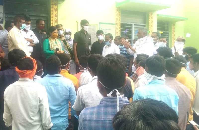 గ్రామాల్లో వైద్య శిబిరాలు ఏర్పాటు చేయాలి