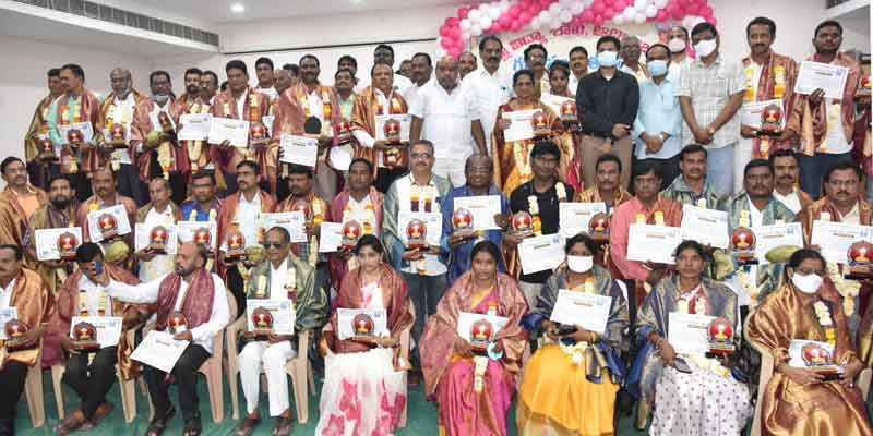 దేశాభివృద్ధిలో ఉపాధ్యాయులే కీలకం