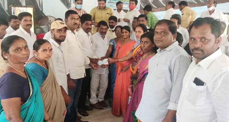 సంక్షేమ పథకాలు దేశానికే ఆదర్శం