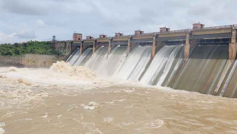 కడెం జలాశయానికి భారీగా వరద