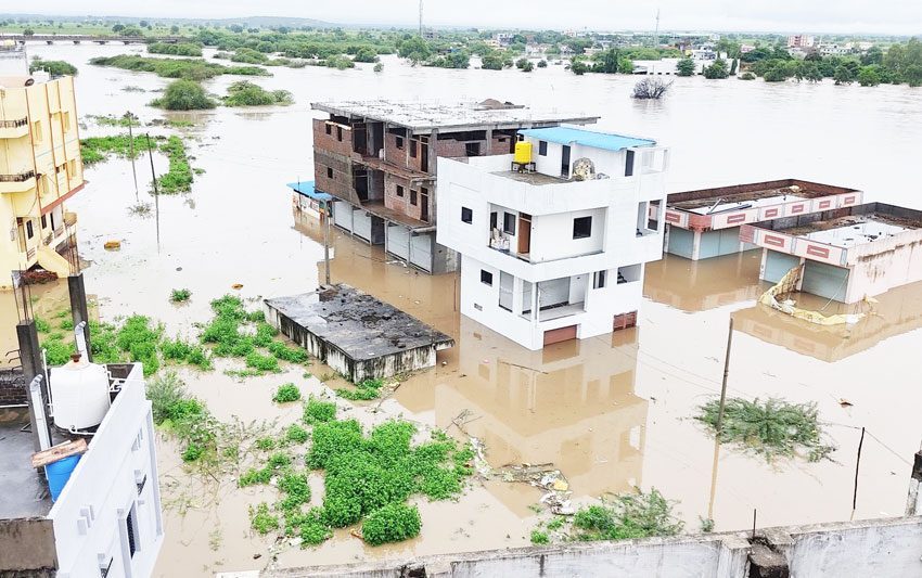 దంచికొట్టిన వాన