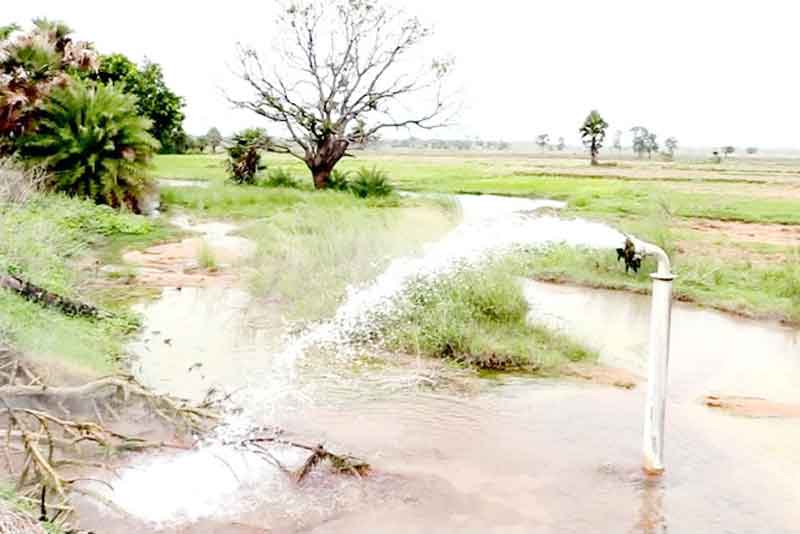 వేడి నీటితో కరంట్‌