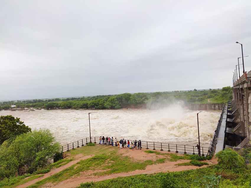 గులాబ్‌ ప్రభావంతో ఉమ్మడి జిల్లాలో కుండపోత వాన