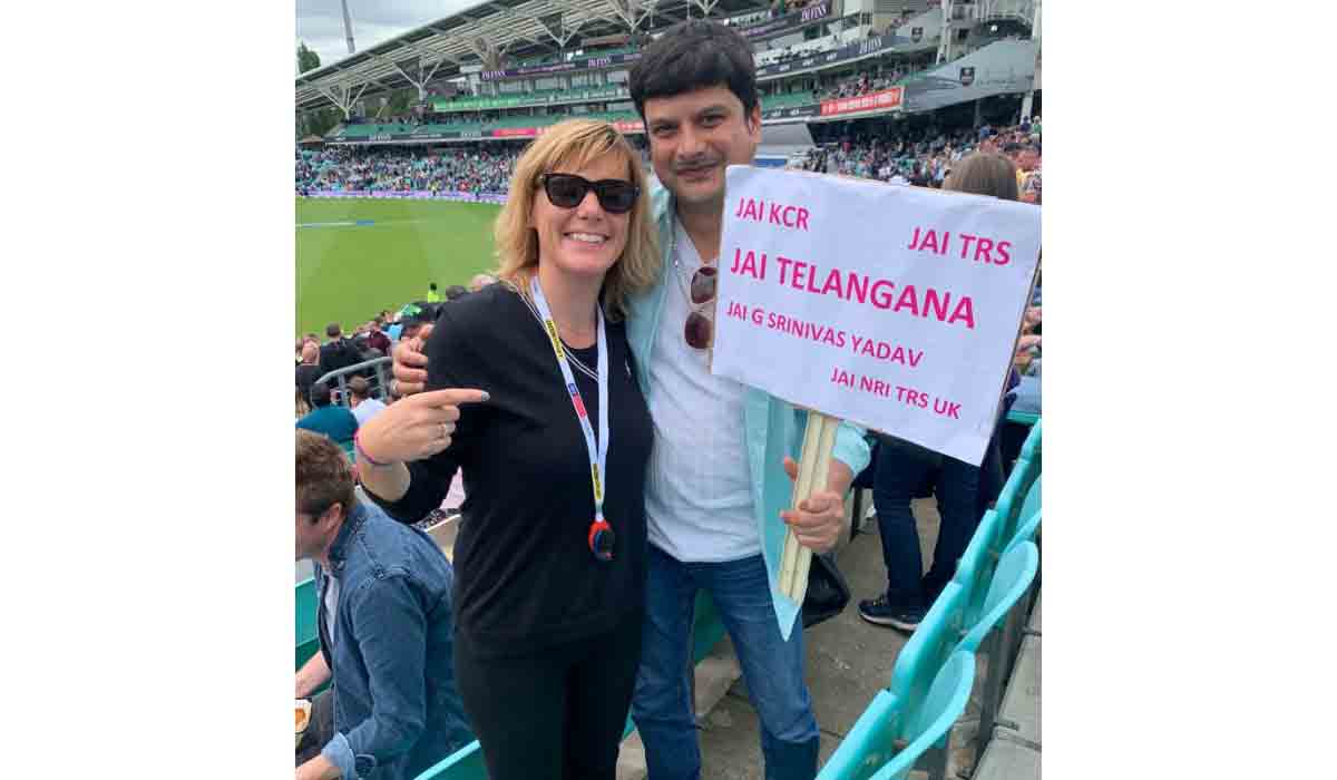 లండన్ క్రికెట్ మైదానం వేదికగా గెల్లు శ్రీనివాస్‌కు మద్దతు