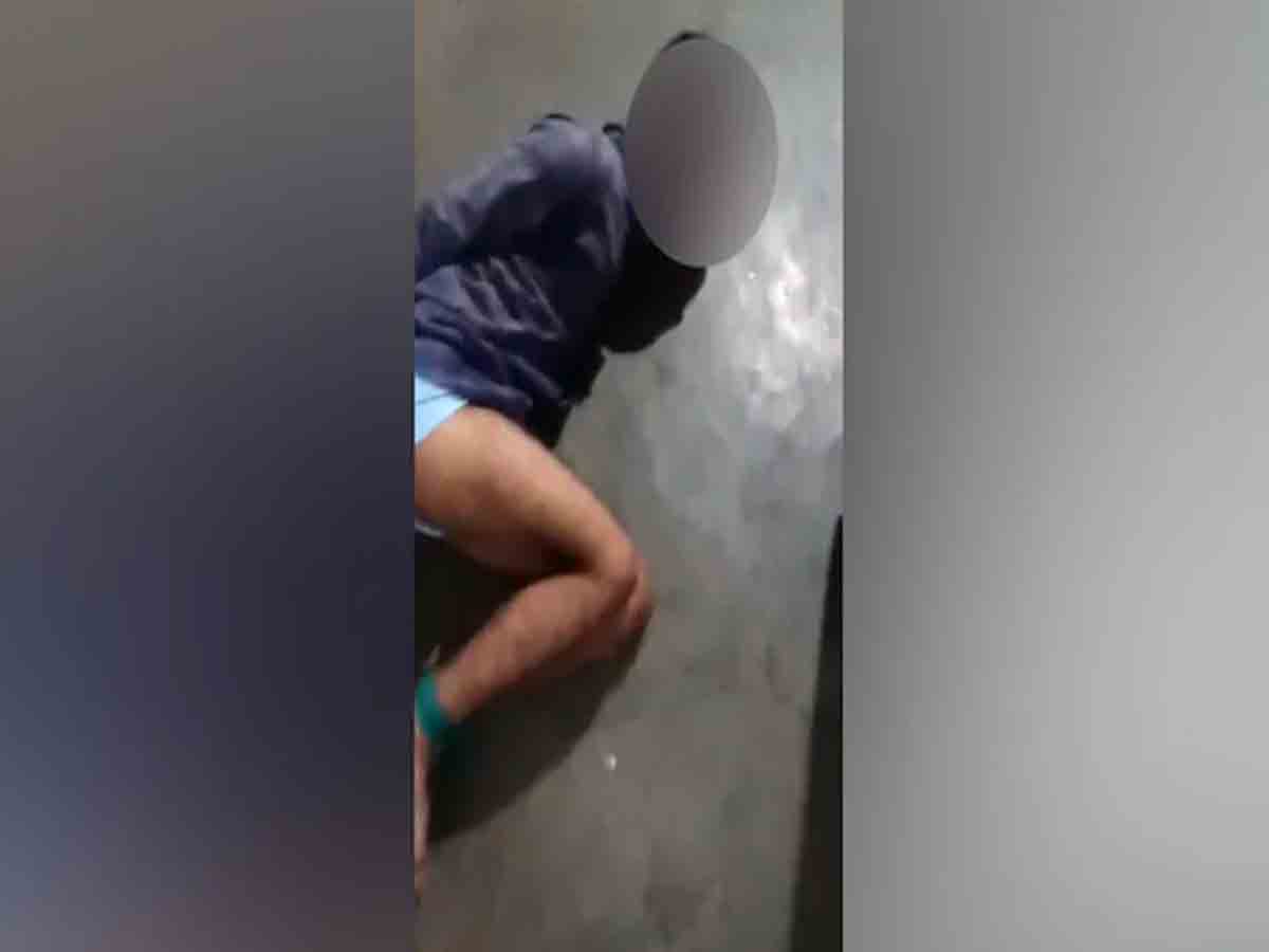 వ్యక్తిని కట్టేసి కొట్టి.. బలవంతంగా మూత్రం తాగించిన ఆంటీ, అంకుల్‌