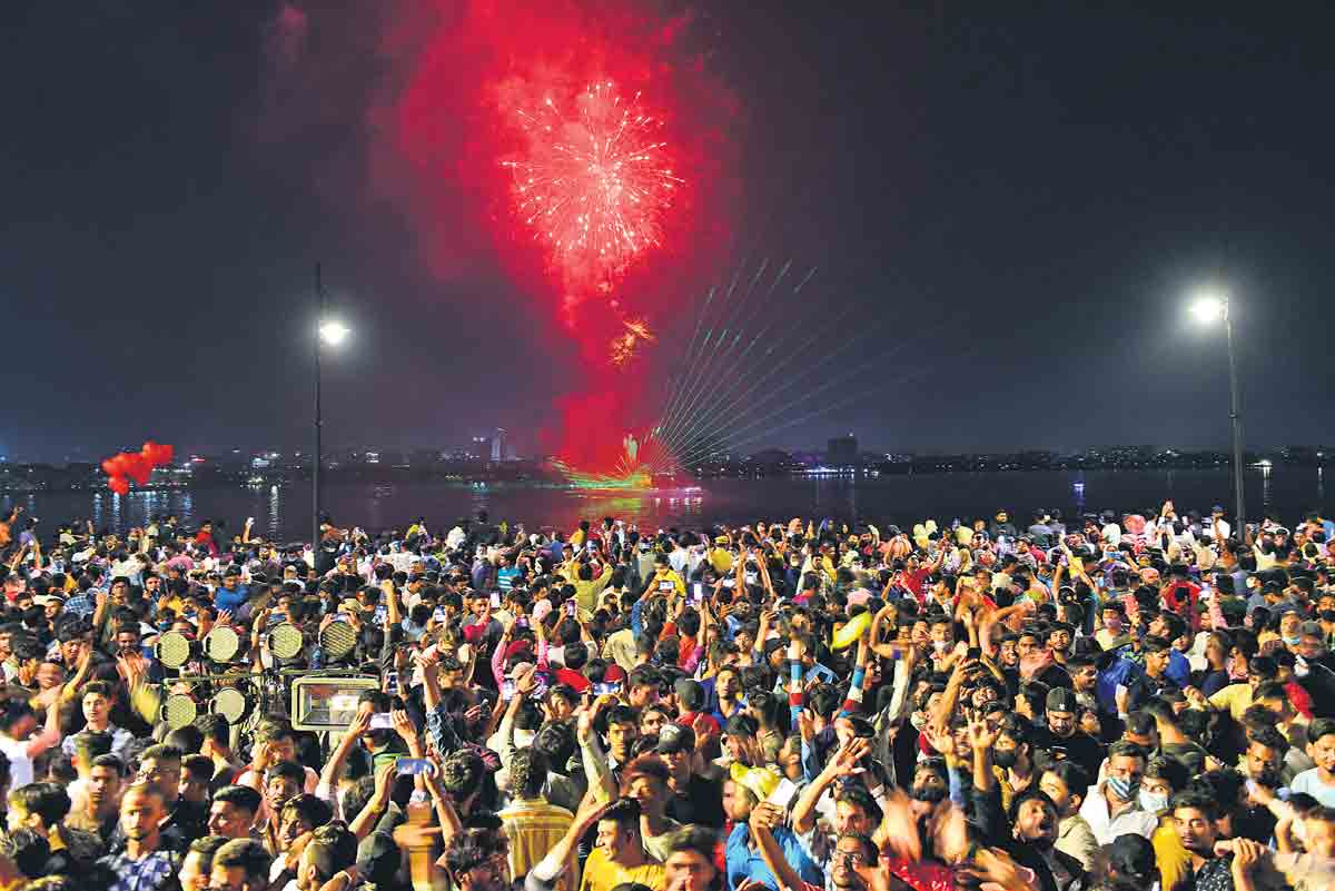 సంబురమాడే..సింగిడి మేళా..