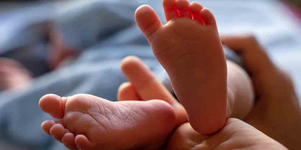 ఆడ‌పిల్ల‌కు జ‌న్మనిచ్చిన అత్యాచార బాధితురాలు.. బిడ్డ‌ను వ‌దిలించ‌జూసిన‌ 13 మందిపై కేసులు