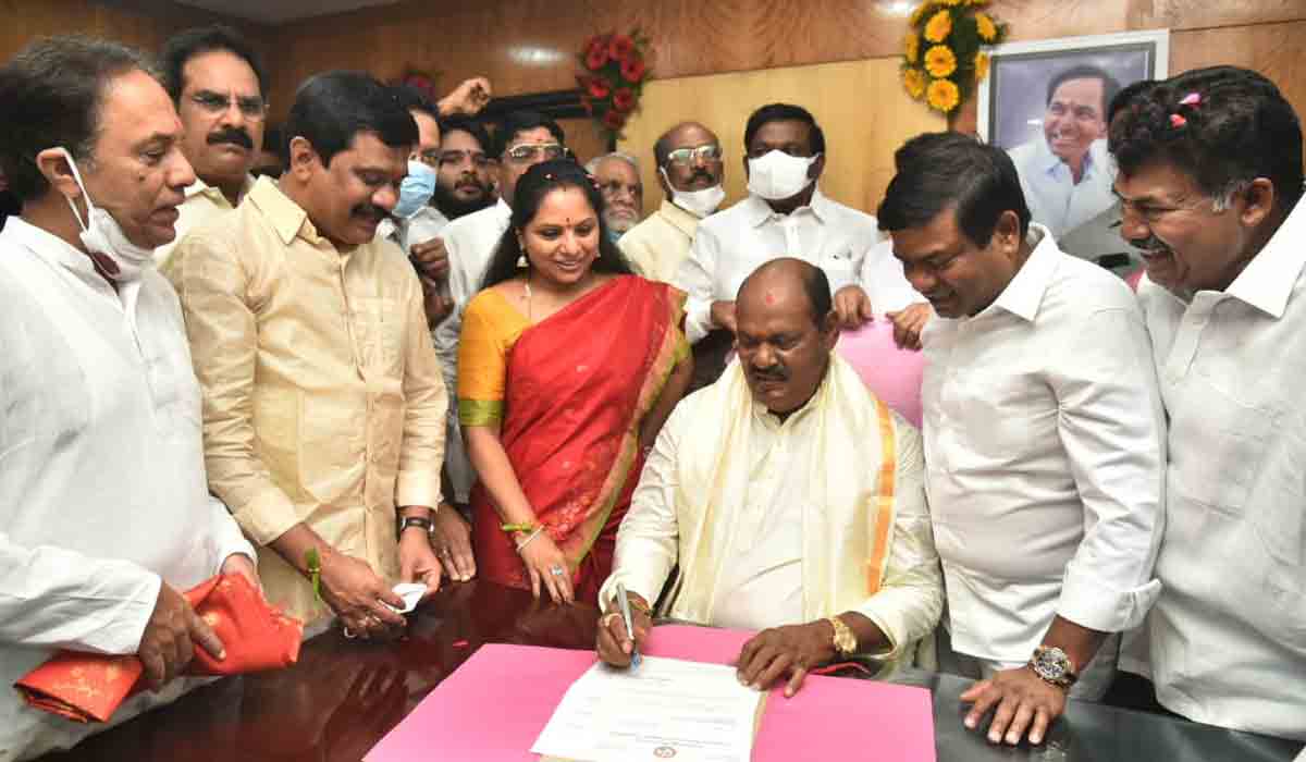 ఆర్టీసీ చైర్మన్‌గా బాధ్యతలు స్వీకరించిన బాజిరెడ్డి గోవర్దన్‌