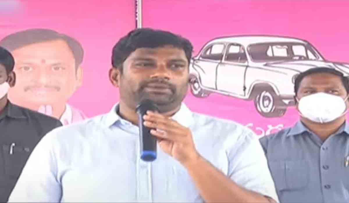 ఈటల కుట్రలను తిప్పికొట్టాలి: ప్రభుత్వ విప్‌ బాల్క సుమన్‌