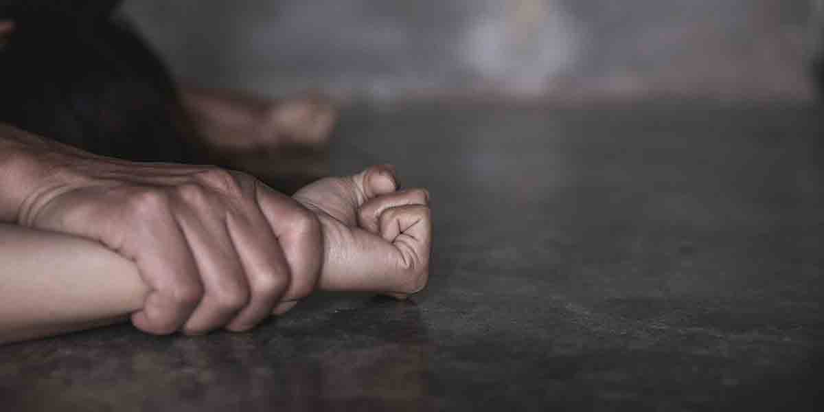 Beautician was abused: హ‌త్య కేసులో పెరోల్‌పై వ‌చ్చి బ్యుటీషియ‌న్‌పై అత్యాచారం