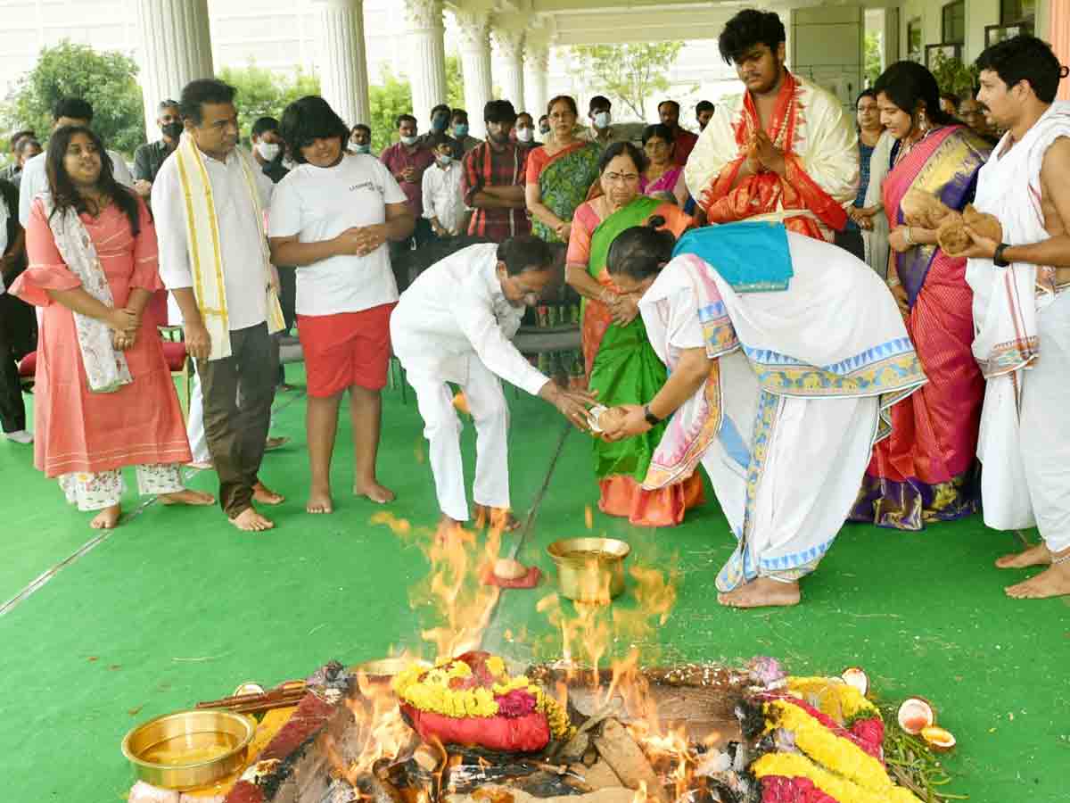 ప్రగతిభవన్‌లో గణపతి హోమం.. పాల్గొన్న సీఎం కేసీఆర్‌