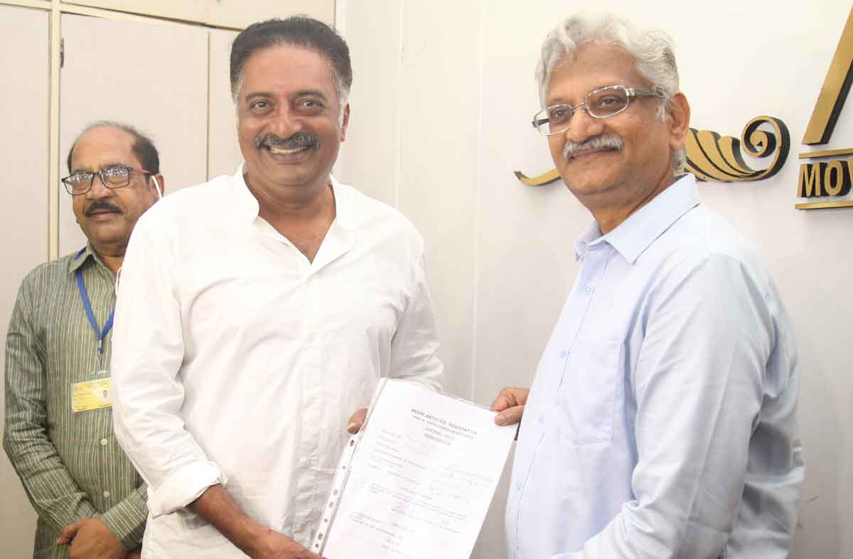 రాజకీయ పార్టీల జోక్యం వద్దు