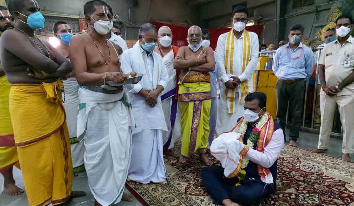 యాదాద్రీశుని సేవలో కేంద్ర మంత్రి మోరేశ్వర్‌ పాటిల్