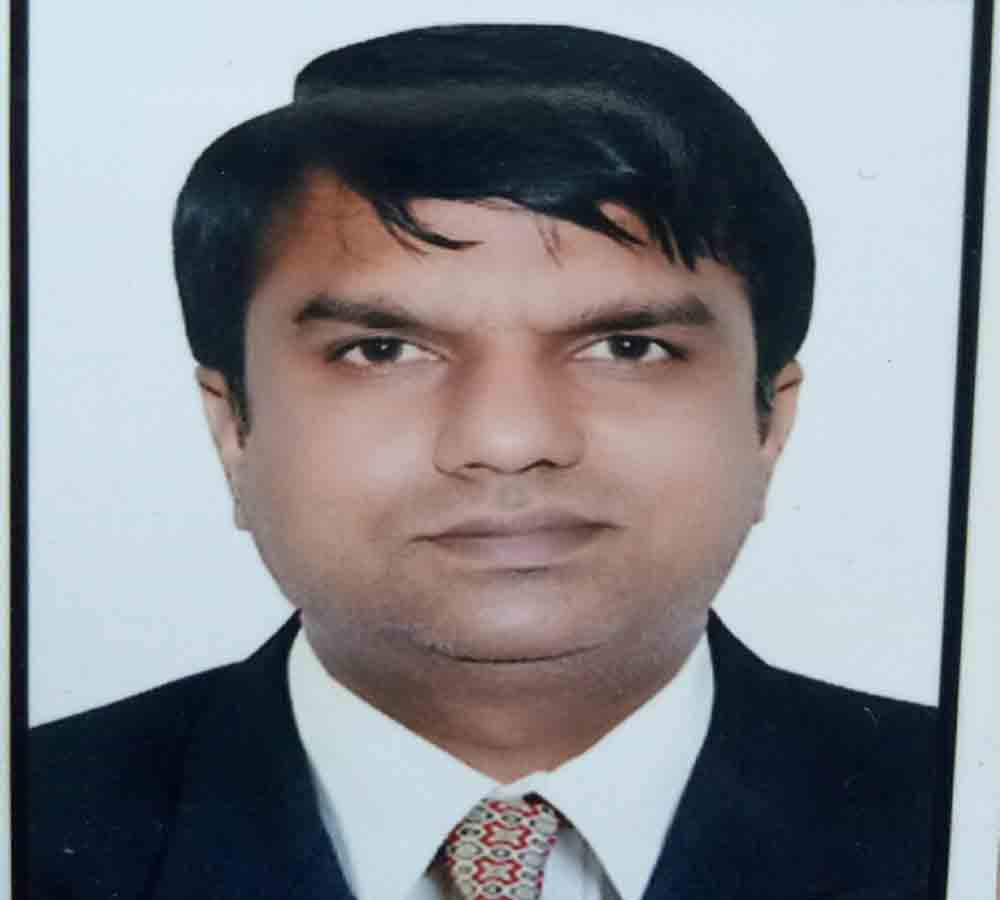 హోటల్‌ గదిలో వైద్యుడు చంద్రశేఖర్‌ ఆత్మహత్య