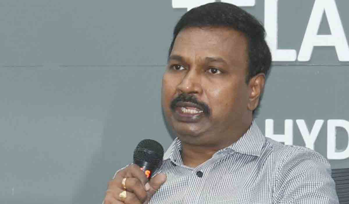 పిల్లలను ధైర్యంగా బడికి పంపాలి : డీహెచ్‌ శ్రీనివాసరావు