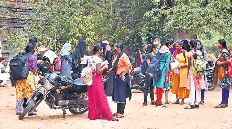 పెంచిన ఫీజుకు రీయింబర్స్‌