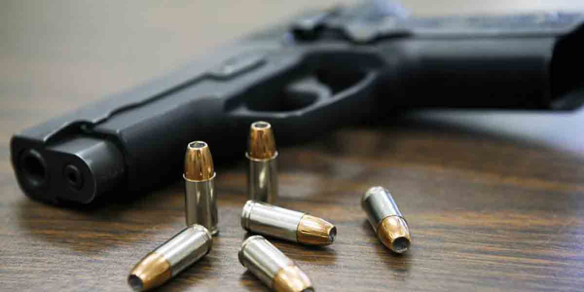 Doctor suicide: భూవివాదంతో క‌ల‌త‌.. తుపాకీతో కాల్చుకుని డాక్ట‌ర్ ఆత్మ‌హ‌త్య‌..!