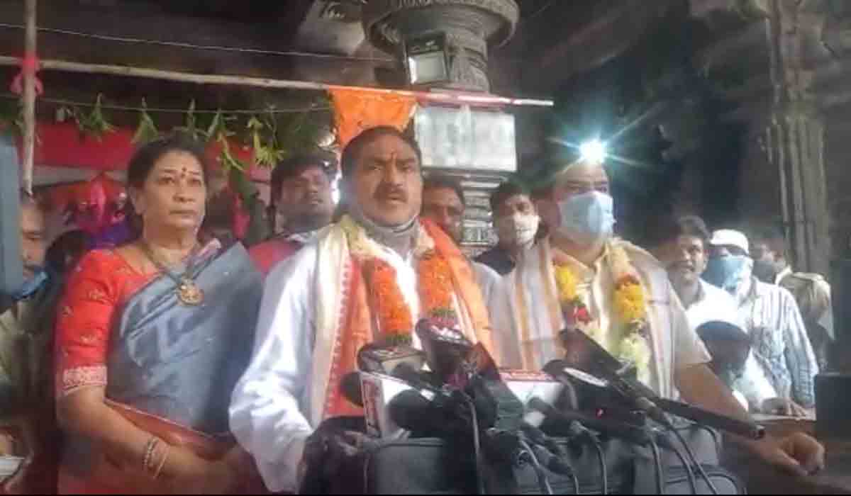 వేయి స్తంభాల గుడిలో గ‌ణ‌ప‌తి న‌వ‌రాత్రి ఉత్స‌వాలు ప్రారంభం