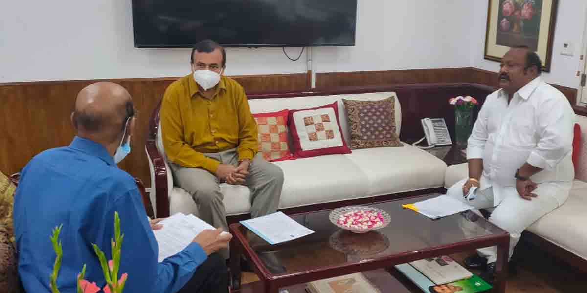 కేంద్ర పౌరసరఫరాల కార్యదర్శితో మంత్రి గంగుల భేటీ