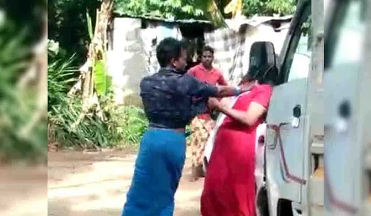 భార్య‌పై భ‌ర్త‌తో స‌హా ఫ్రెండ్ దాడి.. వీడియో తీసిన కూతురు