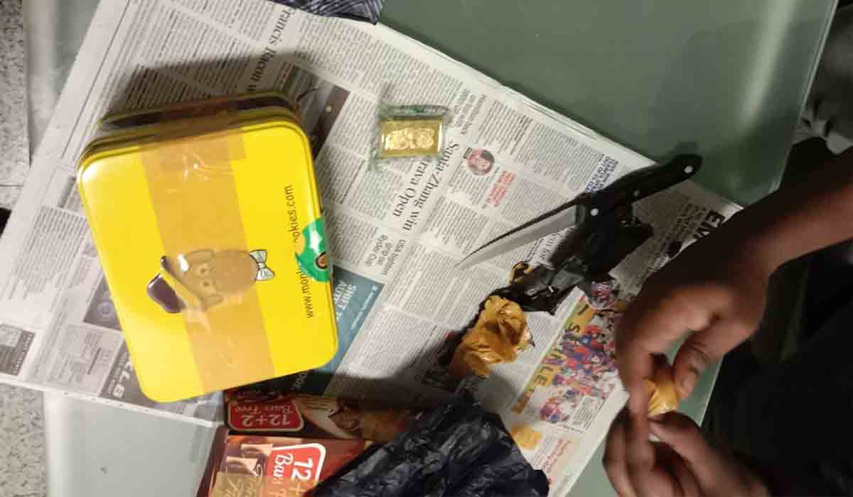 శంషాబాద్‌ విమానాశ్రయంలో బంగారం పట్టివేత