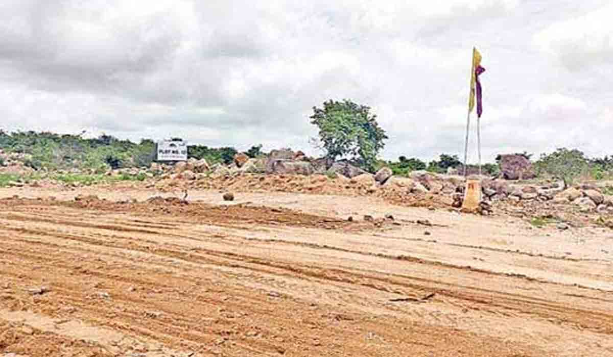 పుప్పాల‌గూడ‌, ఖానామెట్ భూముల వేలం వాయిదా