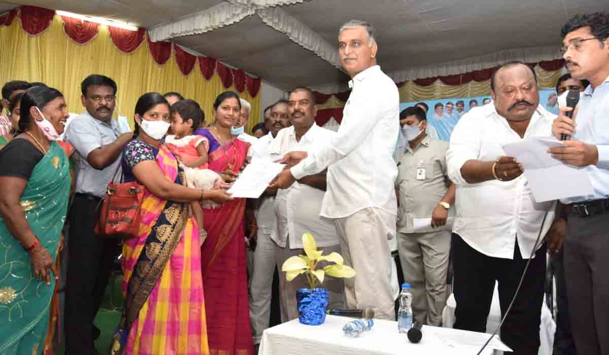 ఈట‌ల రాజేంద‌ర్‌పై మంత్రి హ‌రీశ్‌రావు కీల‌క వ్యాఖ్య‌లు