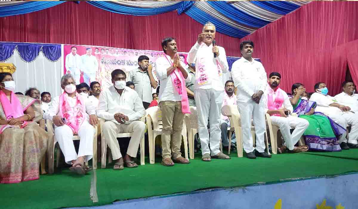 మ‌త్స్య‌కారుల‌కు బీమా పాల‌సీ : మంత్రి హ‌రీశ్‌రావు