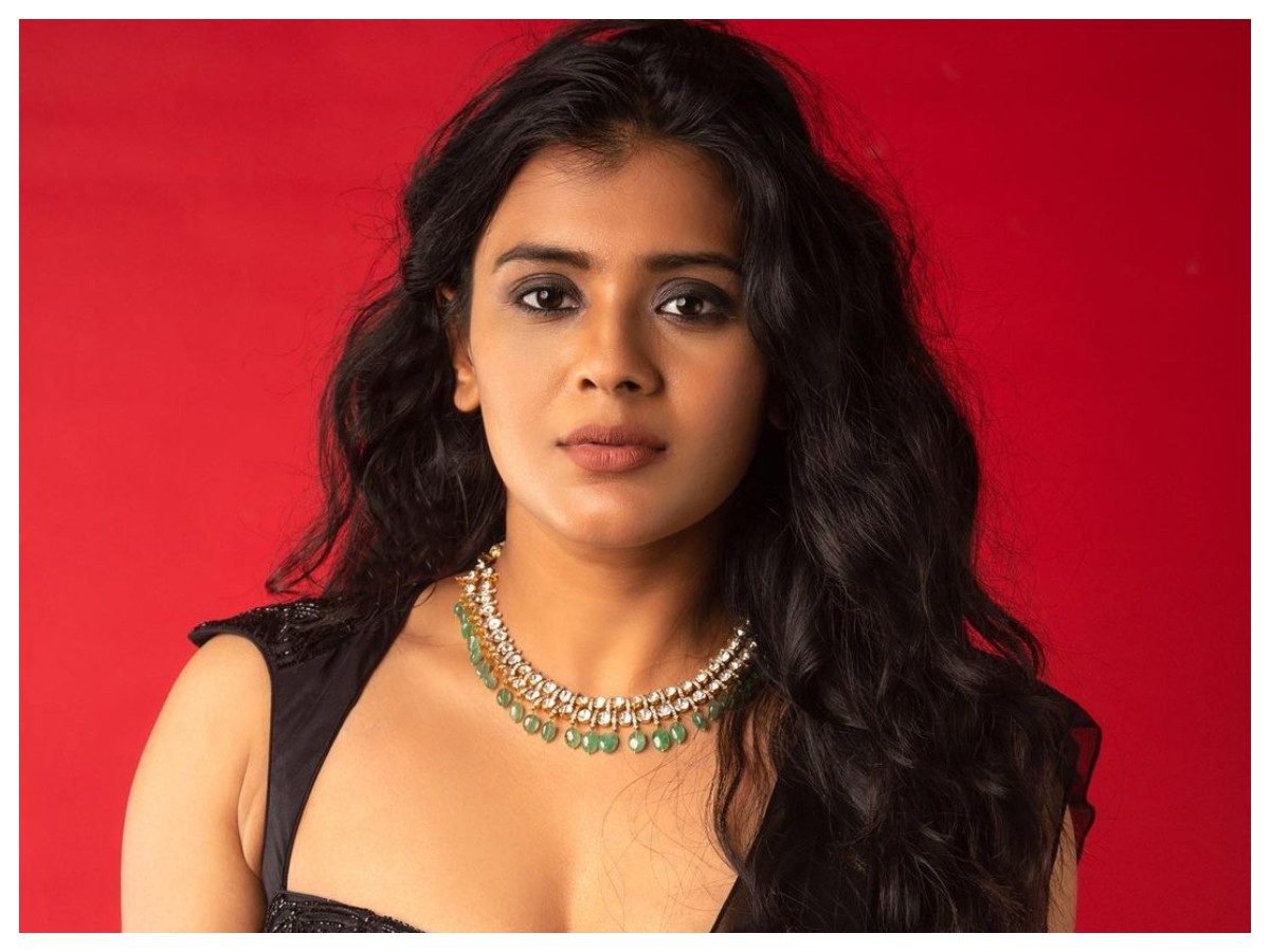 Hebah Patel | హెబ్బా పటేల్ గ్లామ‌ర్ షో