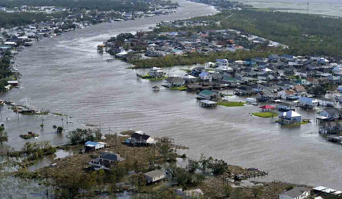 న్యూయార్క్‌లో మెరుపు వానలు.. 44 మంది మృతి