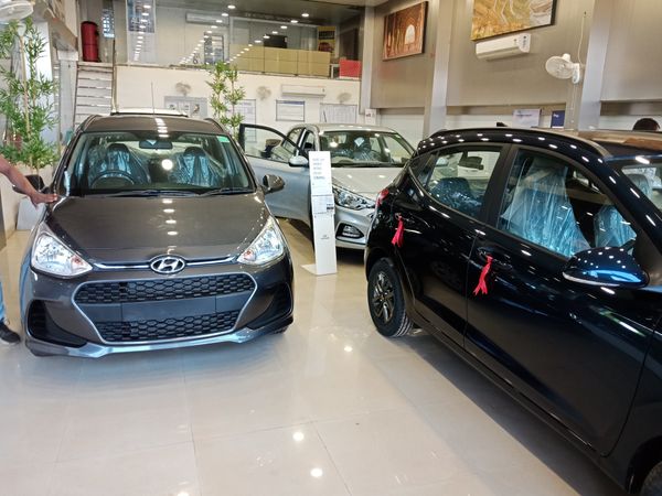 ఆగ‌స్ట్‌లో మారుతి కార్ల అమ్మకాలు డౌన్ : టాటా మోటార్స్‌, స్కోడా, ఎంజీ కార్ల విక్ర‌యాల్లో జోష్‌!