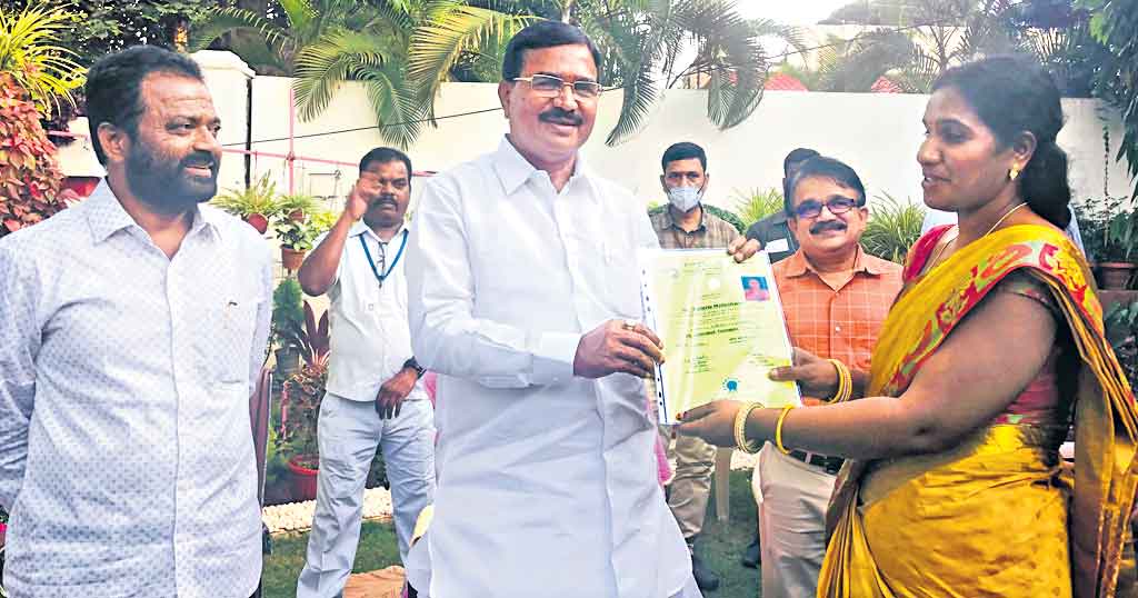 36% సబ్సిడీతో 10 లక్షల రుణం