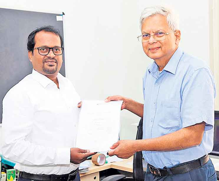 హీలింగ్‌ హస్తతో ఐఎస్‌బీ జట్టు