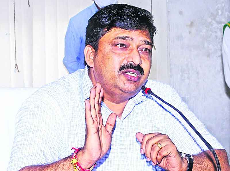 అంకితభావంతో పనిచేయాలి