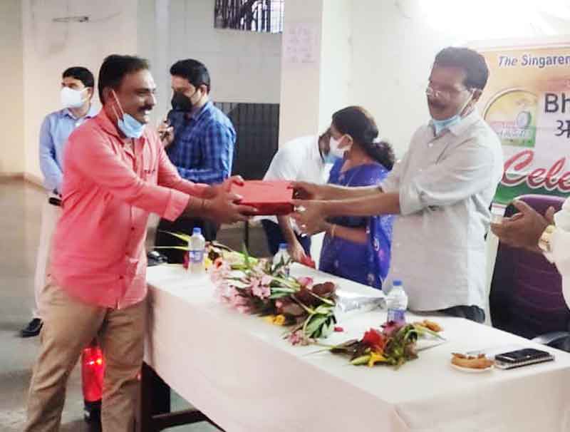 డాక్టర్లు, వైద్య సిబ్బంది సేవలు అభినందనీయం