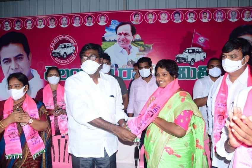 అభివృద్ధి, సంక్షేమంతోనే.. టీఆర్‌ఎస్‌కు ఆదరణ